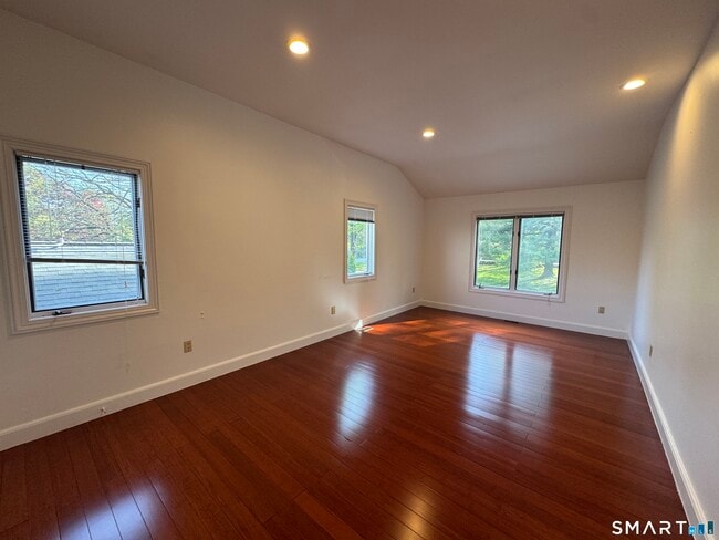 Building Photo - 108 Comstock Hill Ave