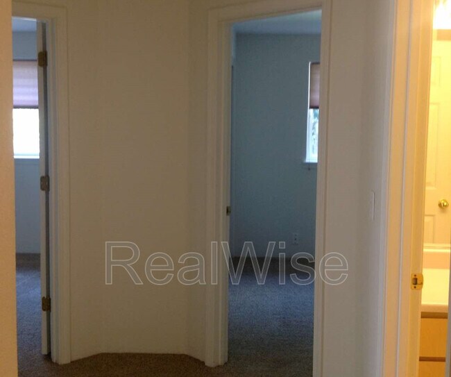 Building Photo - 804 Corey Dr