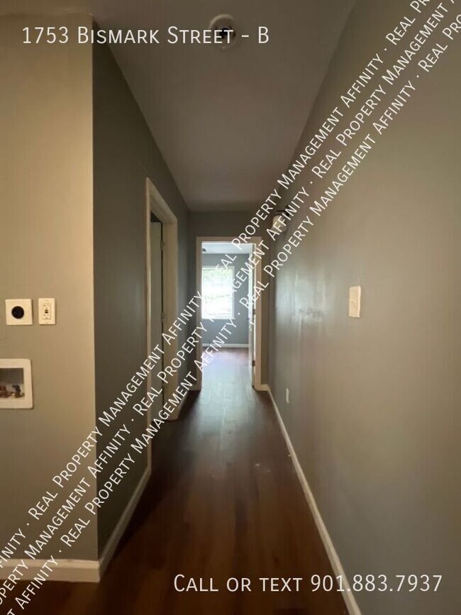 Building Photo - 1753 Bismark St