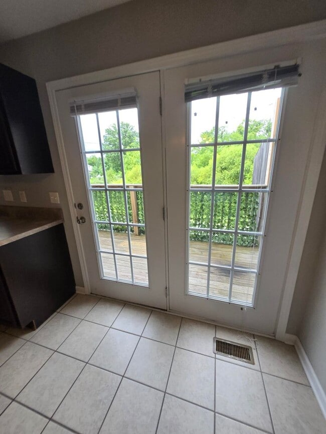 Building Photo - Spacious 2-Bedroom Townhome – Private Deck...
