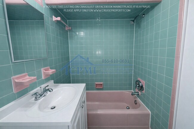 Building Photo - 5814 Taylor St