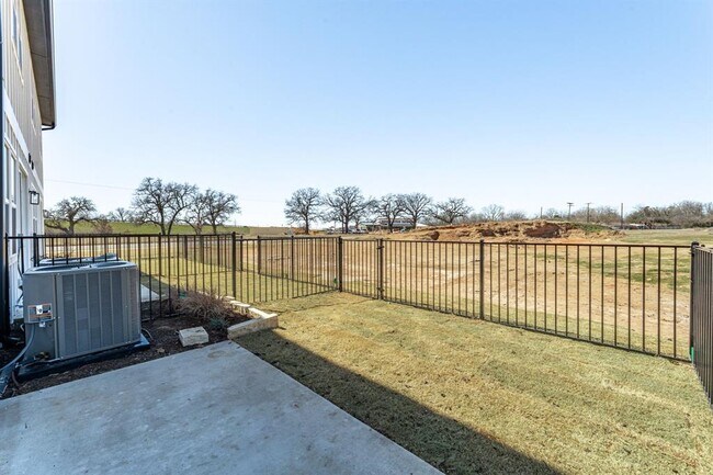 Building Photo - 532 Galt Dr