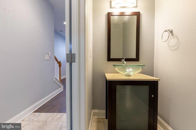 Building Photo - 153 Levering St