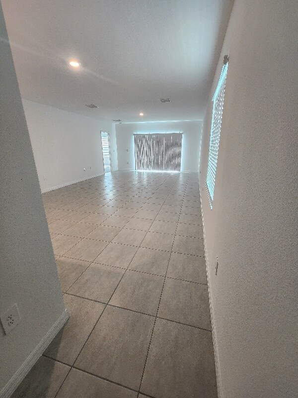 Building Photo - 208 Acorn Rd
