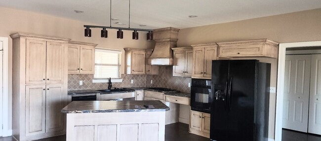 Building Photo - 5025 Sistine Chapel Dr