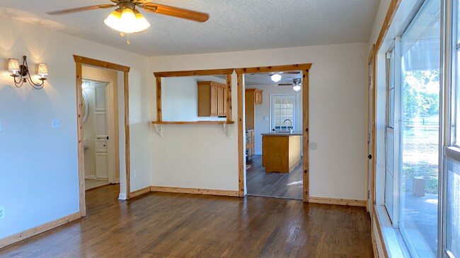 Building Photo - 1017 County Rd 914A