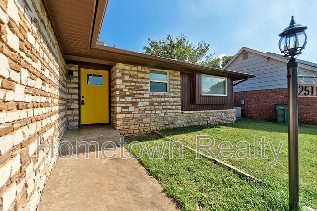 Building Photo - 2511 NW 45th St