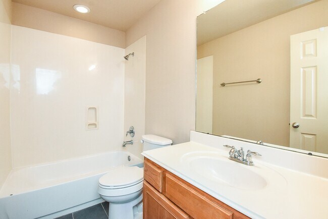 Building Photo - 20615 Maple Rain Ct