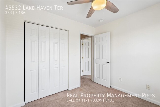 Building Photo - 45532 Lake Haven Terrace