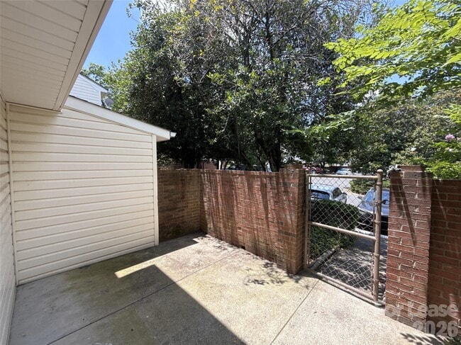 Building Photo - 11016 Hunter Trail Ln