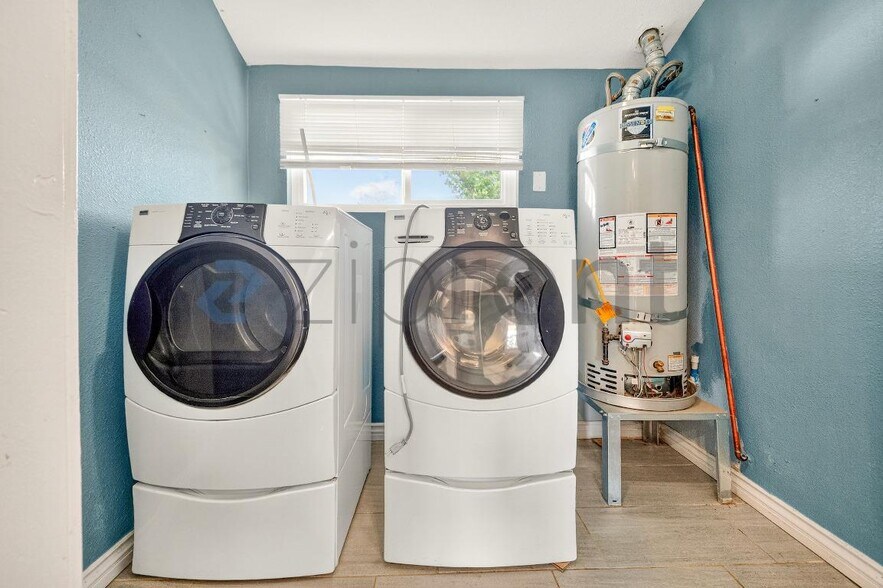 Building Photo - 45463 Foxton Ave