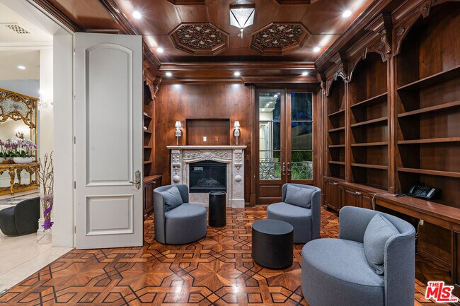 Building Photo - 718 N Rodeo Dr