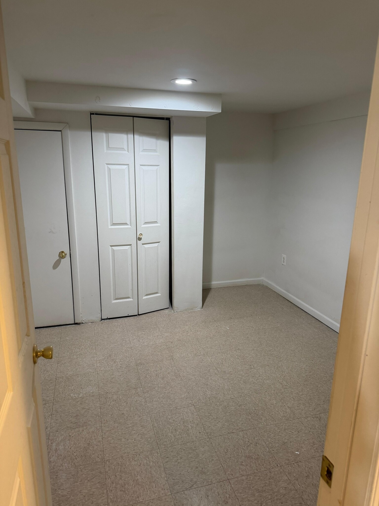 Building Photo - 216 Carnation Ct