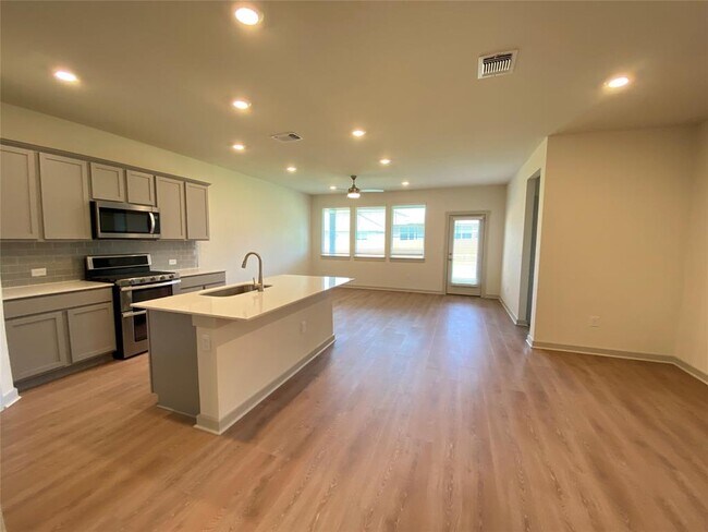Building Photo - 2205 Sisterdale Ln