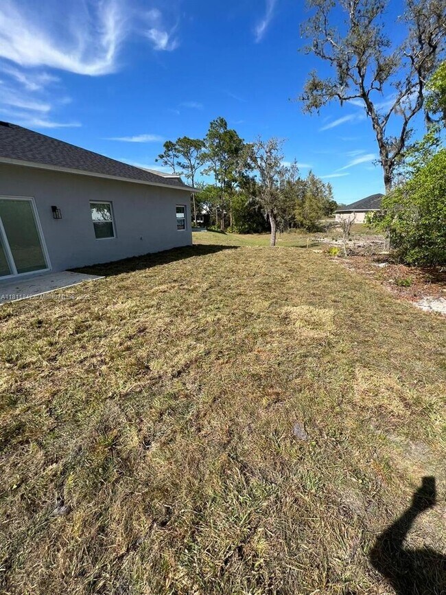 Building Photo - 412 Oakland Ln
