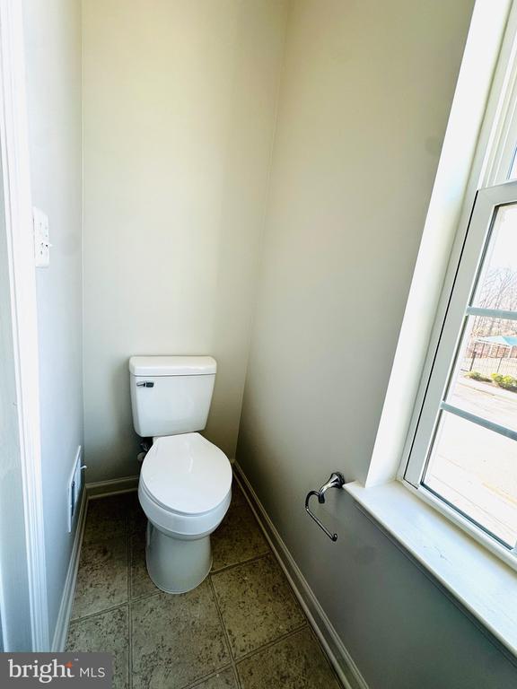 Building Photo - 9448 Adelaide Ln