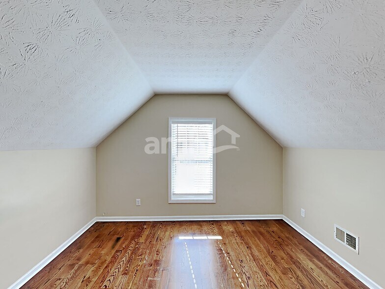 Building Photo - 3262 Millhollow Ter