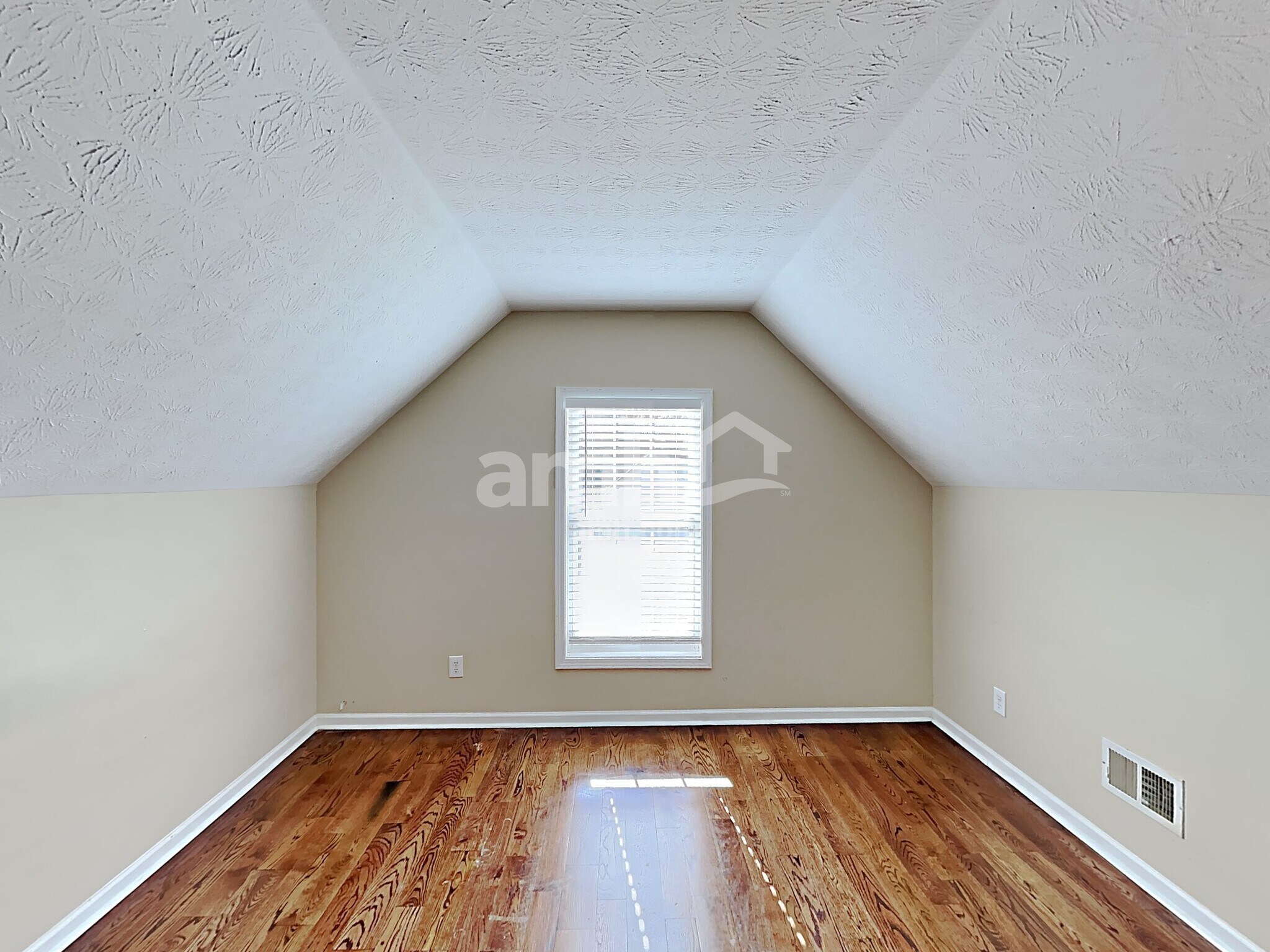 Building Photo - 3262 Millhollow Ter