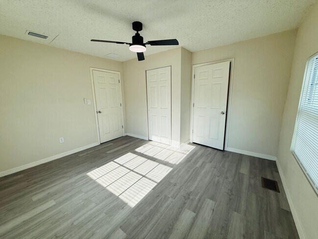 Building Photo - remodeled home in St. Pete