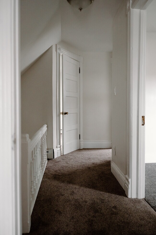 Building Photo - 354 Terrace Blvd