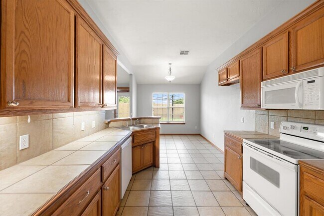Building Photo - 616 Garrison Ln