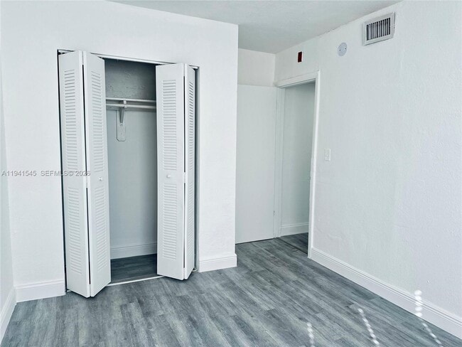 Building Photo - 1545 NW 8th Ave