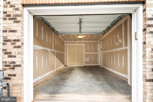 Building Photo - 8418 Kendall Ct