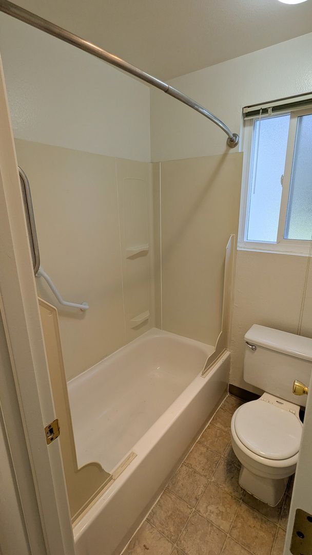 Building Photo - ANNETTE342-344