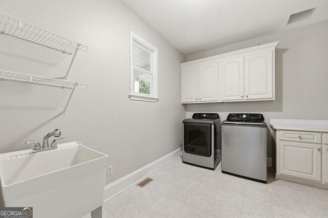Building Photo - 2570 Wood Creek Ct NE