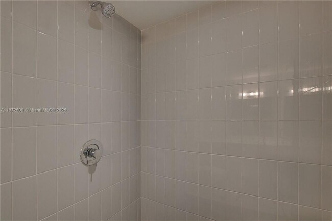 Building Photo - 1756 N Bayshore Dr
