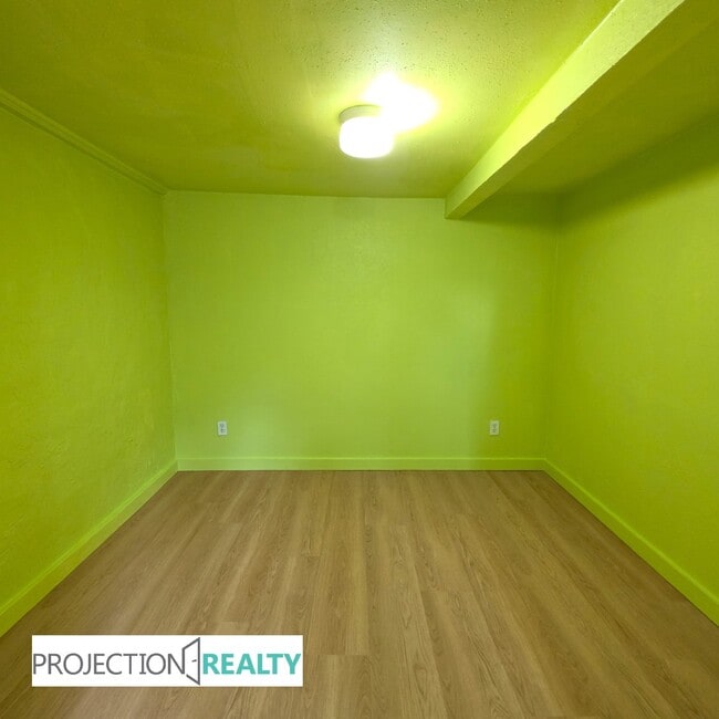 Building Photo - 4838 NE 99th Ave