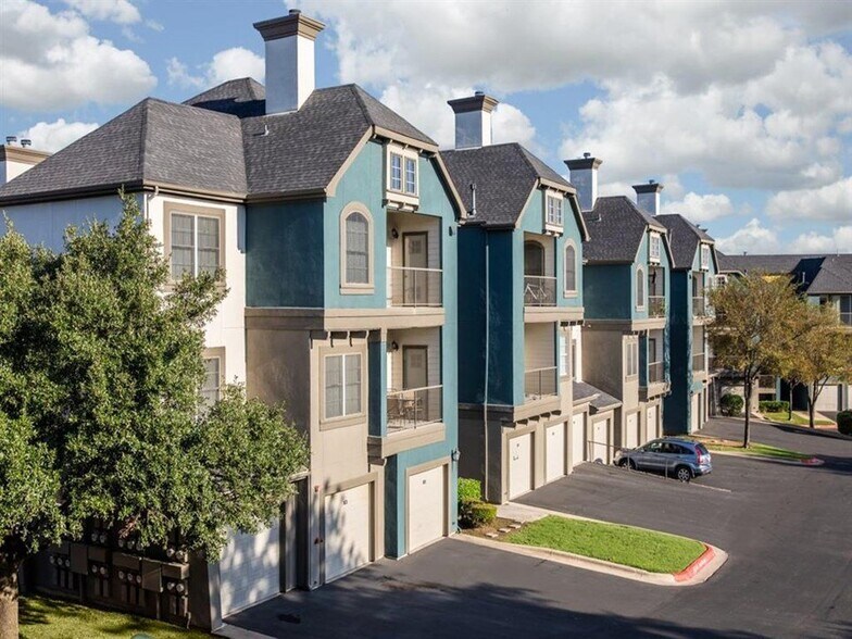 Building Photo - 12100 Metric Blvd
