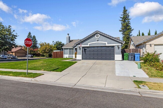 Building Photo - 3 bedroom home for RENT in Turlock - 4403 ...