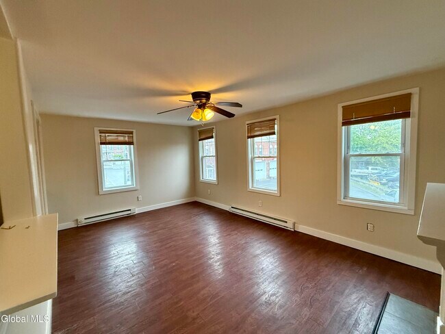 Building Photo - 751 Hudson Ave