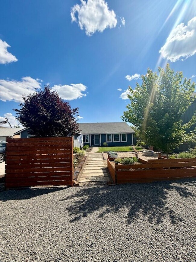 Building Photo - Serene Remodeled 4 Bedroom on Large Lot w/...