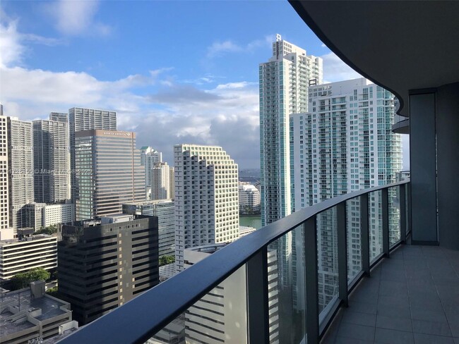 Building Photo - 1000 Brickell Plaza