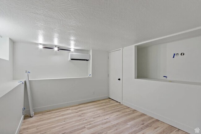 Building Photo - 208 Ogden Canyon Rd