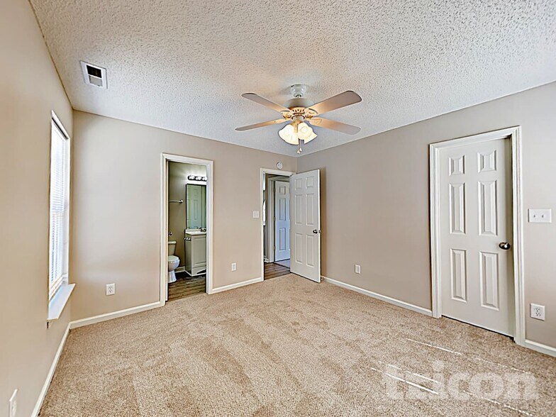Building Photo - 4310 Windjammer Ct SW