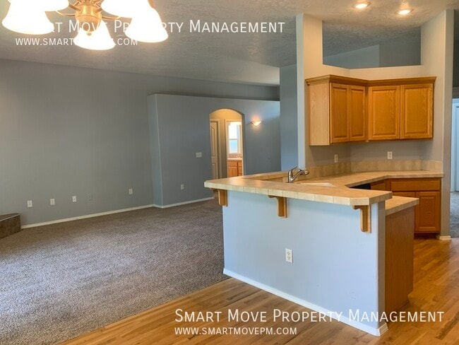 Building Photo - 4260 E Arborvitae Dr
