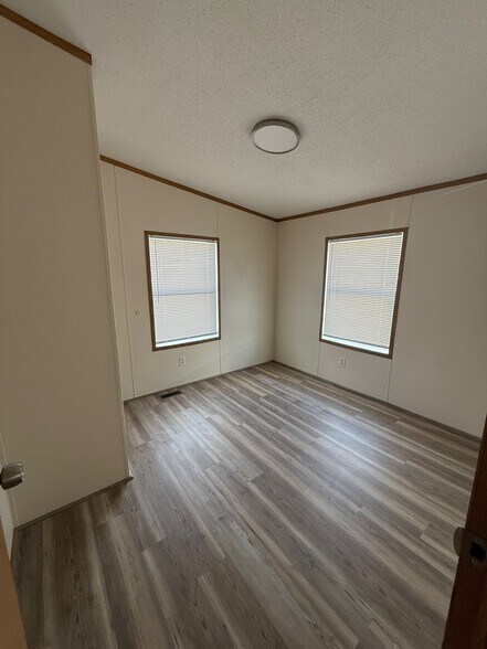 Building Photo - 10 Starling Ln