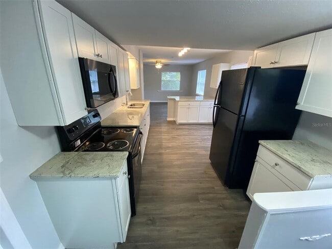 Building Photo - 2525 Imlay Ct S