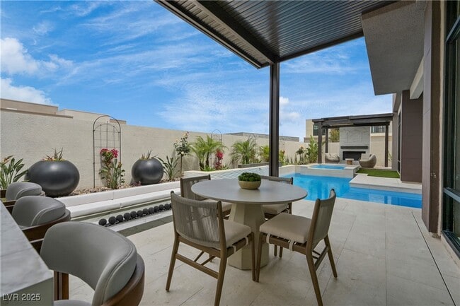 Building Photo - 10718 Desert Hts Ave