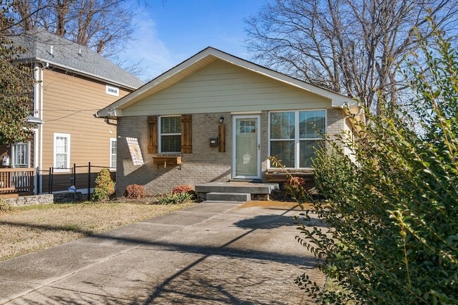 Building Photo - 1122 2nd Ave S