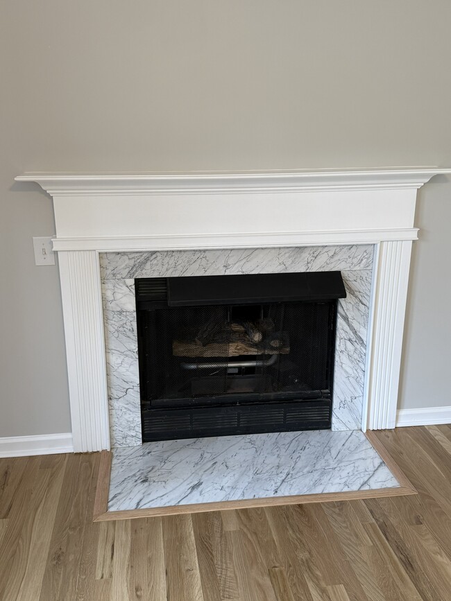 Building Photo - 9228 Pebble Creek Way