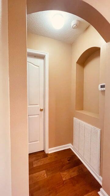 Building Photo - 1829 SW Hickock Terrace