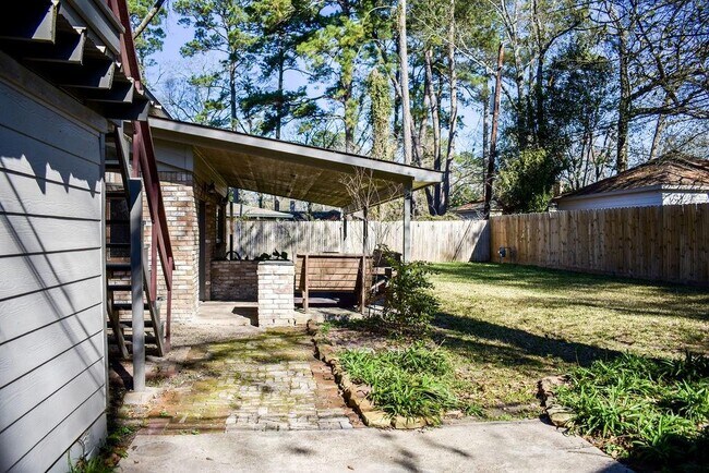 Building Photo - 7 Woody Creek Dr