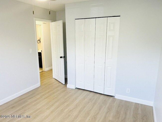 Building Photo - 10652 Meadowlea Dr