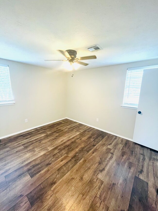 Building Photo - ** 4 Bed 2 Bath Located in Prattville ** C...