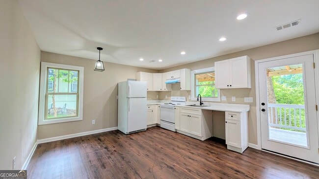 Building Photo - 763 Parkway Dr