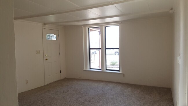 Building Photo - 311 Macon Ave